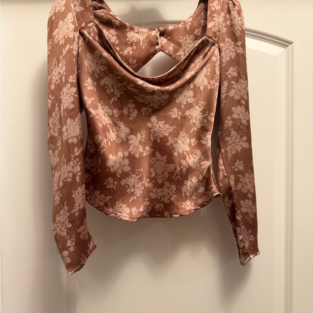 ASTR The Label Cutout Puff Sleeve Taupe Floral Top Size S EUC